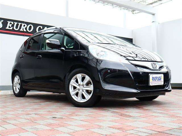 ホンダ フィット　ハイブリッド １．３ ナビプレミアムセレクション H22年 (関東) 99