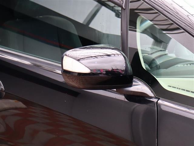 ホンダ フィット　ハイブリッド １．３ ナビプレミアムセレクション H22年 (関東) 99