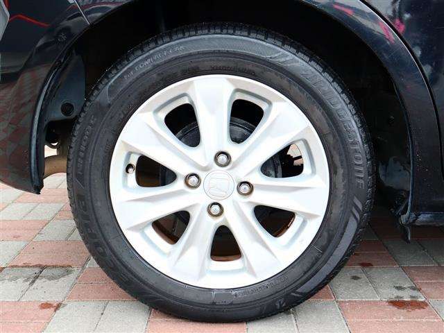 ホンダ フィット　ハイブリッド １．３ ナビプレミアムセレクション H22年 (関東) 99