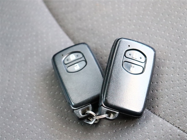 トヨタ プリウス １．８ Ｓ H24年 (関東) 99