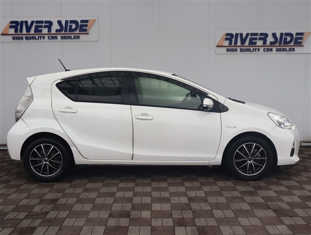 トヨタ アクア １．５ Ｇ H24年 (関東) 99