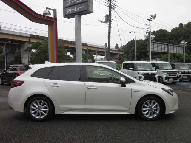 トヨタ カローラ　ツーリング　ハイブリッド １．８ ハイブリッド Ｓ R2年 (関東) 99