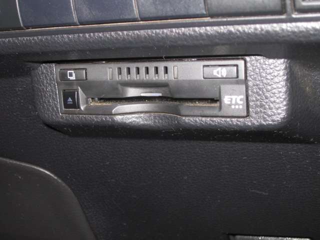 トヨタ カローラ　ツーリング　ハイブリッド １．８ ハイブリッド Ｓ R2年 (関東) 99