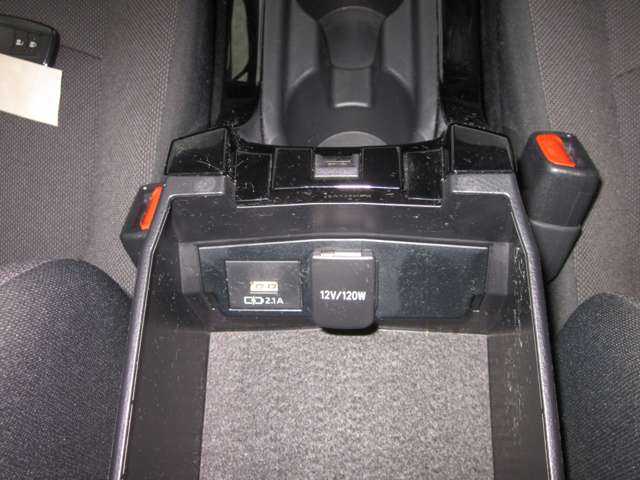 トヨタ カローラ　ツーリング　ハイブリッド １．８ ハイブリッド Ｓ R2年 (関東) 99