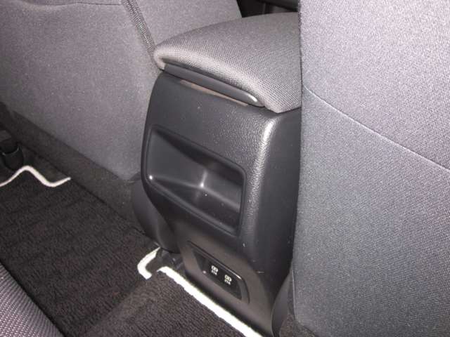 トヨタ カローラ　ツーリング　ハイブリッド １．８ ハイブリッド Ｓ R2年 (関東) 99