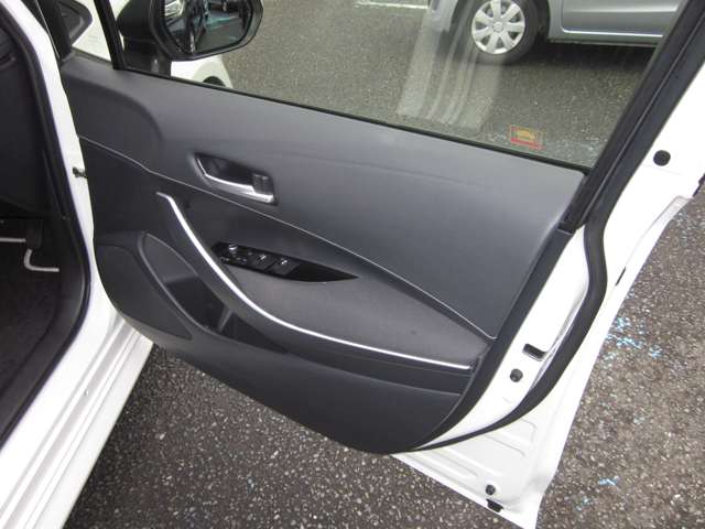 トヨタ カローラ　ツーリング　ハイブリッド １．８ ハイブリッド Ｓ R2年 (関東) 99