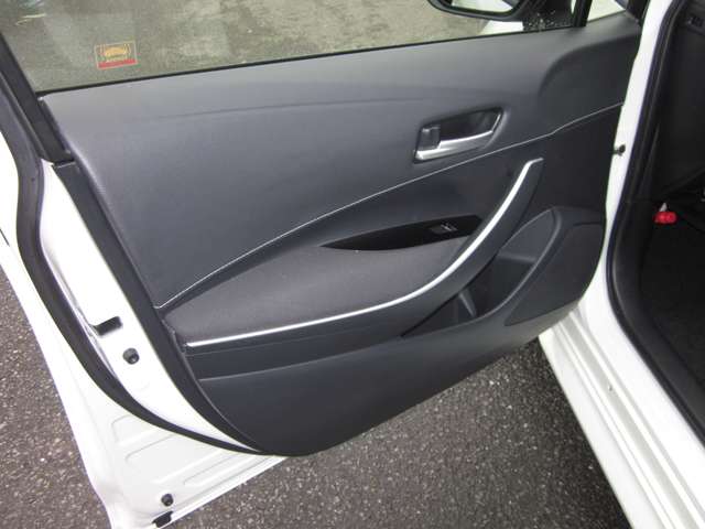 トヨタ カローラ　ツーリング　ハイブリッド １．８ ハイブリッド Ｓ R2年 (関東) 99