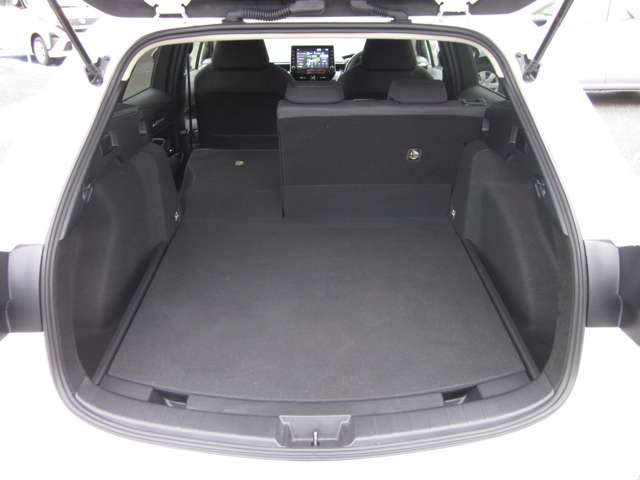 トヨタ カローラ　ツーリング　ハイブリッド １．８ ハイブリッド Ｓ R2年 (関東) 99