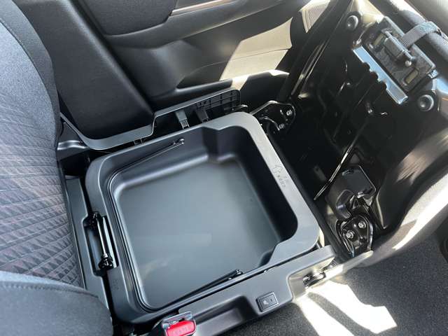 スズキ ソリオ １．２ バンディット ハイブリッド ＭＶ R7年 (関東) 99