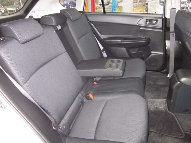 スバル インプレッサスポーツ ２．０ Ｉ アイサイト ４ＷＤ H26年 (関東) 99