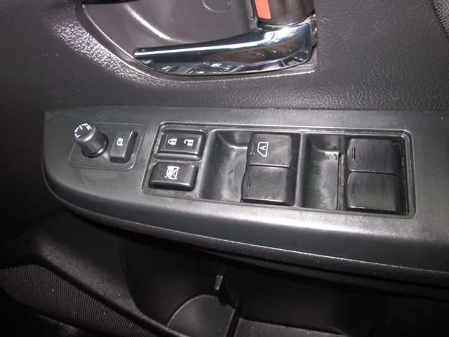 スバル インプレッサスポーツ ２．０ Ｉ アイサイト ４ＷＤ H26年 (関東) 99