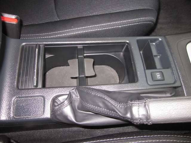 スバル インプレッサスポーツ ２．０ Ｉ アイサイト ４ＷＤ H26年 (関東) 99