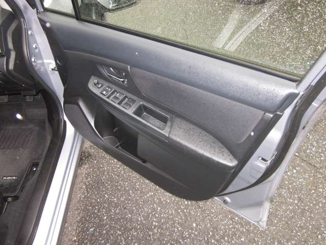 スバル インプレッサスポーツ ２．０ Ｉ アイサイト ４ＷＤ H26年 (関東) 99