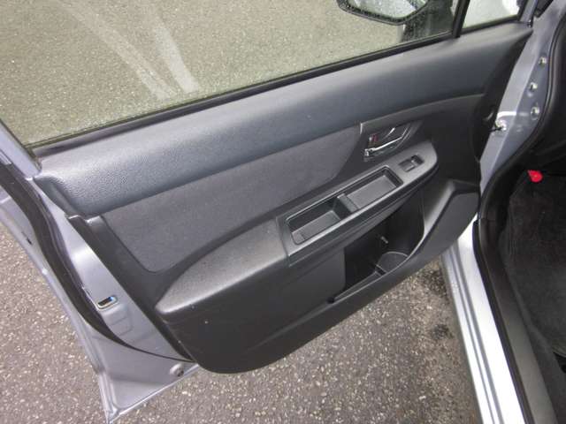 スバル インプレッサスポーツ ２．０ Ｉ アイサイト ４ＷＤ H26年 (関東) 99