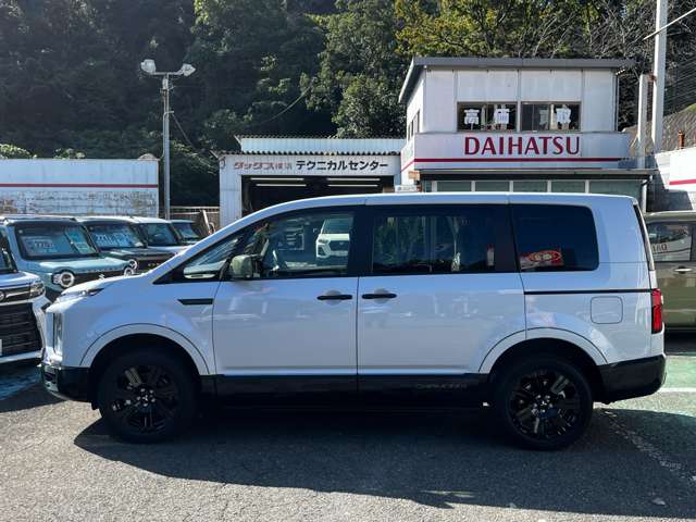 三菱 デリカ　Ｄ：５ ２．２ シャモニー 電動サイドステップ装着車 ディーゼルターボ ４ＷＤ R6年 (関東) 99