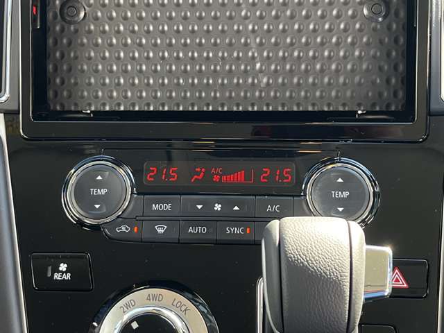 三菱 デリカ　Ｄ：５ ２．２ シャモニー 電動サイドステップ装着車 ディーゼルターボ ４ＷＤ R6年 (関東) 99