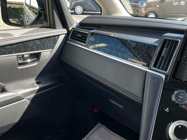 三菱 デリカ　Ｄ：５ ２．２ シャモニー 電動サイドステップ装着車 ディーゼルターボ ４ＷＤ R6年 (関東) 99