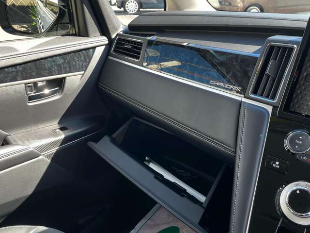 三菱 デリカ　Ｄ：５ ２．２ シャモニー 電動サイドステップ装着車 ディーゼルターボ ４ＷＤ R6年 (関東) 99