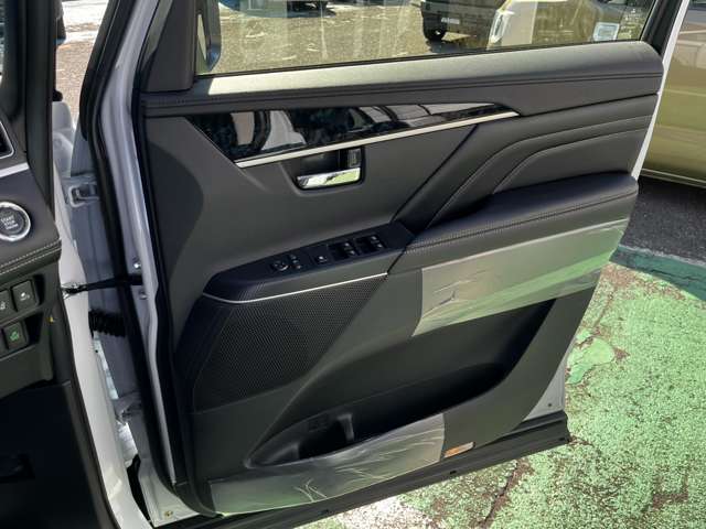 三菱 デリカ　Ｄ：５ ２．２ シャモニー 電動サイドステップ装着車 ディーゼルターボ ４ＷＤ R6年 (関東) 99