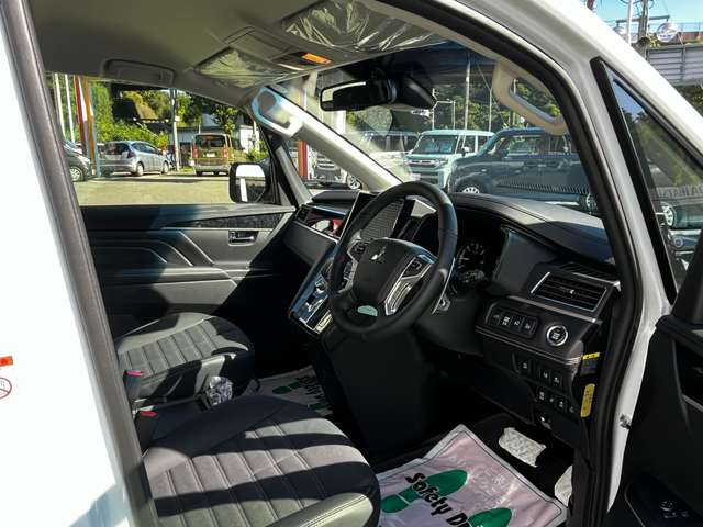 三菱 デリカ　Ｄ：５ ２．２ シャモニー 電動サイドステップ装着車 ディーゼルターボ ４ＷＤ R6年 (関東) 99