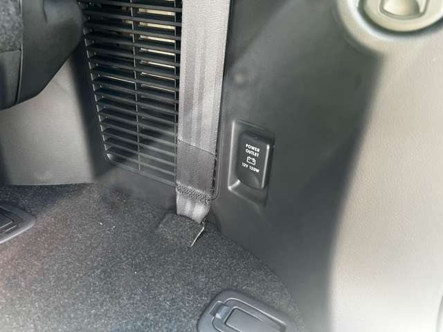 三菱 デリカ　Ｄ：５ ２．２ シャモニー 電動サイドステップ装着車 ディーゼルターボ ４ＷＤ R6年 (関東) 99