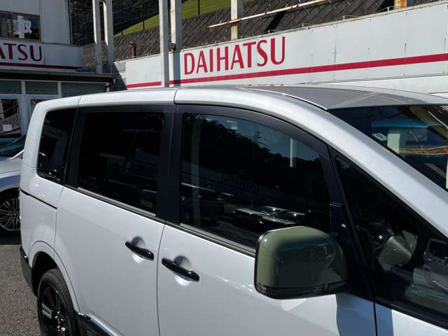 三菱 デリカ　Ｄ：５ ２．２ シャモニー 電動サイドステップ装着車 ディーゼルターボ ４ＷＤ R6年 (関東) 99