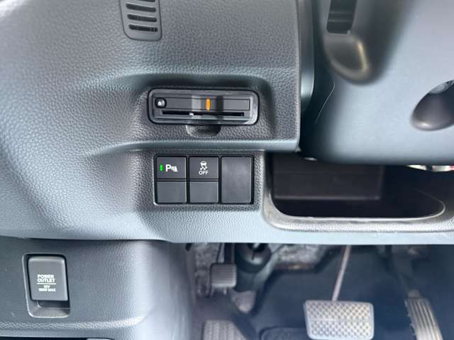 ホンダ Ｎ　ＢＯＸ カスタム ６６０ Ｌ ターボ R4年 (近畿) 99