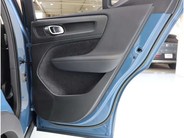 ボルボ ＸＣ４０ アルティメット Ｂ４ ＡＷＤ ４ＷＤ R5年 (近畿) 99