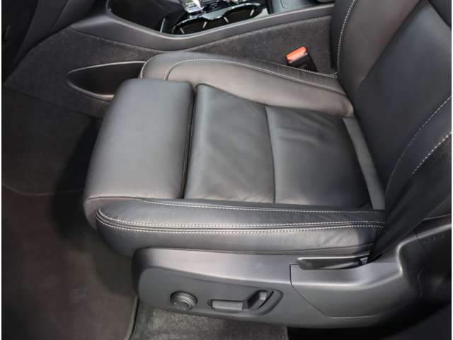 ボルボ ＸＣ４０ アルティメット Ｂ４ ＡＷＤ ４ＷＤ R5年 (近畿) 99