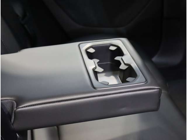 ボルボ ＸＣ４０ アルティメット Ｂ４ ＡＷＤ ４ＷＤ R5年 (近畿) 99