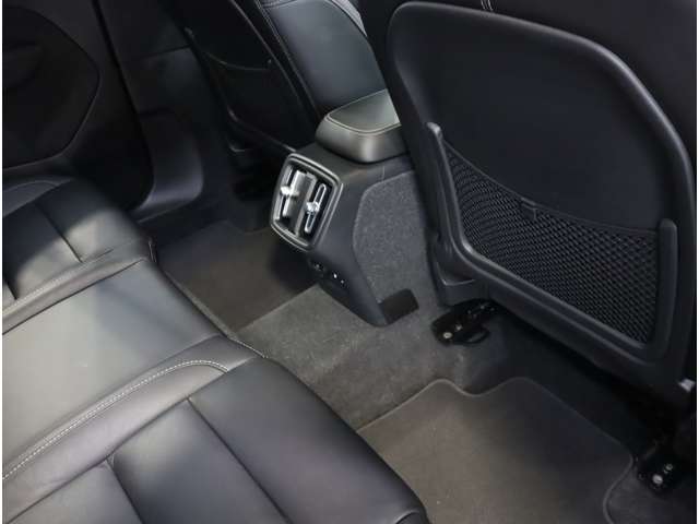 ボルボ ＸＣ４０ アルティメット Ｂ４ ＡＷＤ ４ＷＤ R5年 (近畿) 99