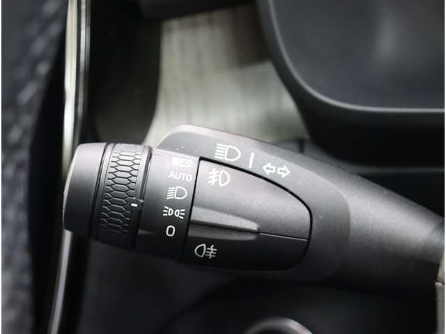 ボルボ ＸＣ４０ アルティメット Ｂ４ ＡＷＤ ４ＷＤ R5年 (近畿) 99