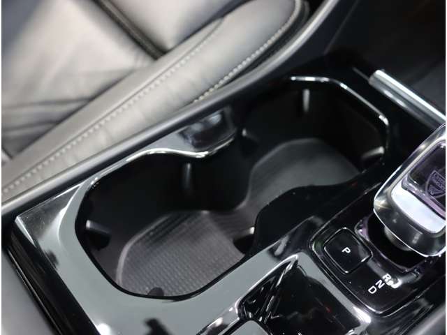 ボルボ ＸＣ４０ アルティメット Ｂ４ ＡＷＤ ４ＷＤ R5年 (近畿) 99