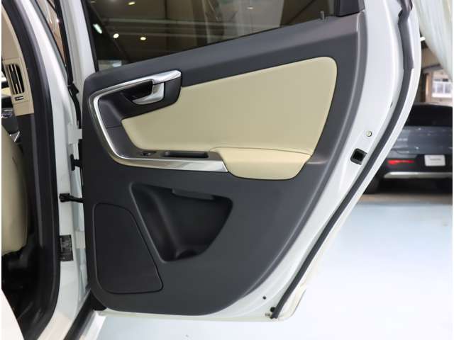 ボルボ ＸＣ６０ Ｔ５　ＳＥ H27年 (近畿) 99