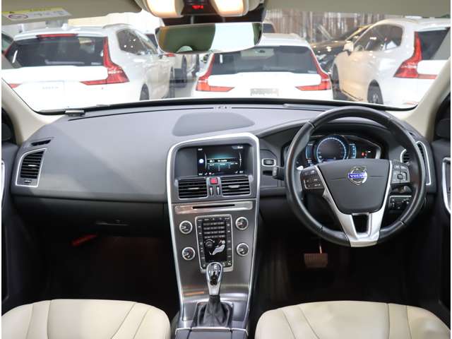 ボルボ ＸＣ６０ Ｔ５　ＳＥ H27年 (近畿) 99