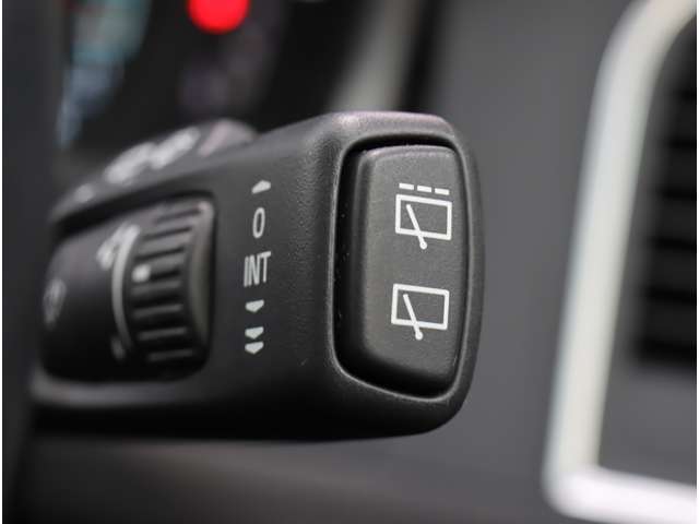 ボルボ ＸＣ６０ Ｔ５　ＳＥ H27年 (近畿) 99