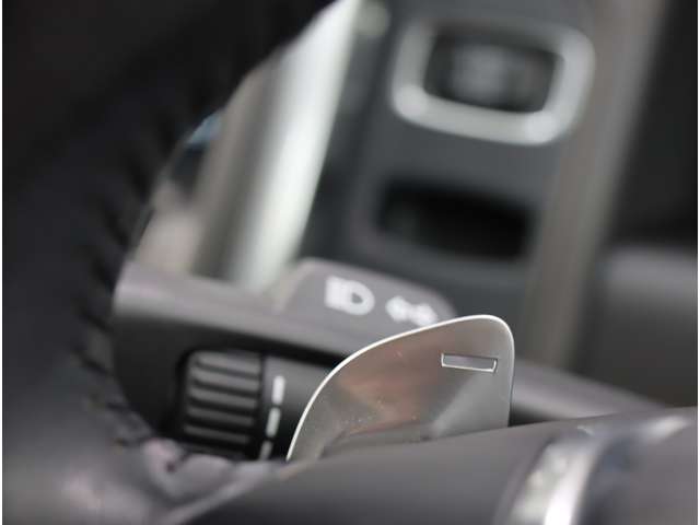 ボルボ ＸＣ６０ Ｔ５　ＳＥ H27年 (近畿) 99