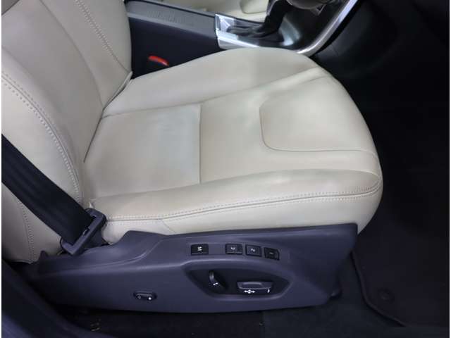 ボルボ ＸＣ６０ Ｔ５　ＳＥ H27年 (近畿) 99