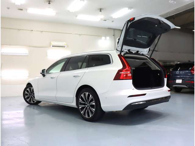 ボルボ Ｖ６０ アルティメット　Ｂ４ R5年 (近畿) 99