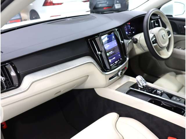 ボルボ Ｖ６０ アルティメット　Ｂ４ R5年 (近畿) 99