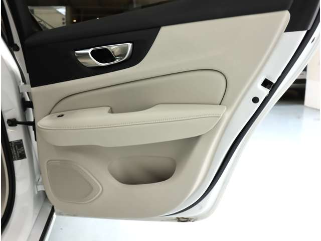 ボルボ Ｖ６０ アルティメット　Ｂ４ R5年 (近畿) 99