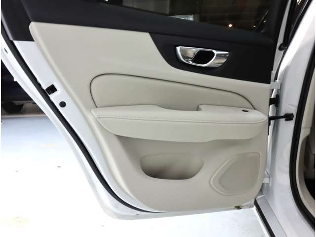 ボルボ Ｖ６０ アルティメット　Ｂ４ R5年 (近畿) 99