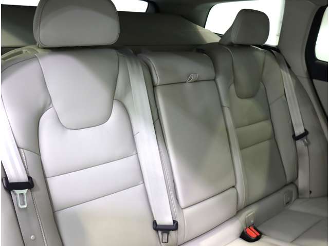 ボルボ Ｖ６０ アルティメット　Ｂ４ R5年 (近畿) 99