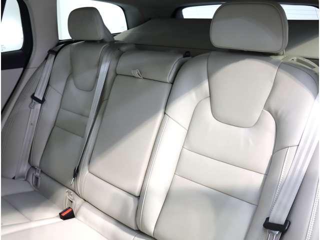 ボルボ Ｖ６０ アルティメット　Ｂ４ R5年 (近畿) 99