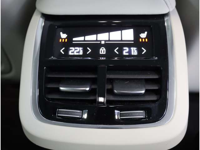 ボルボ Ｖ６０ アルティメット　Ｂ４ R5年 (近畿) 99