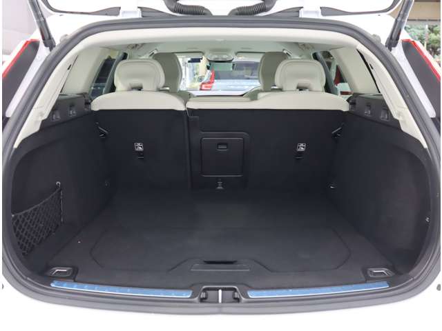 ボルボ Ｖ６０ アルティメット　Ｂ４ R5年 (近畿) 99