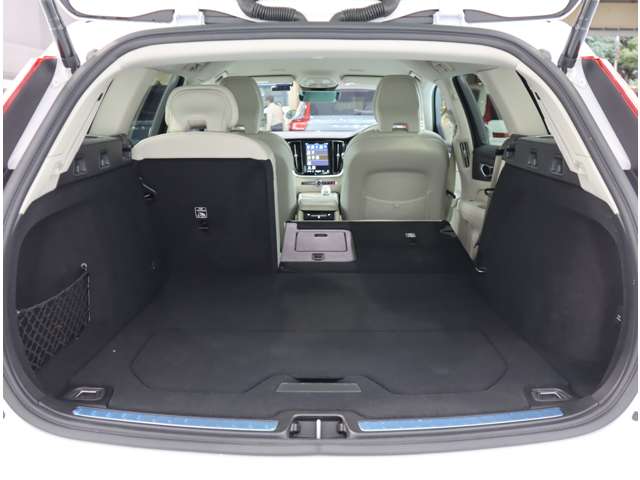 ボルボ Ｖ６０ アルティメット　Ｂ４ R5年 (近畿) 99