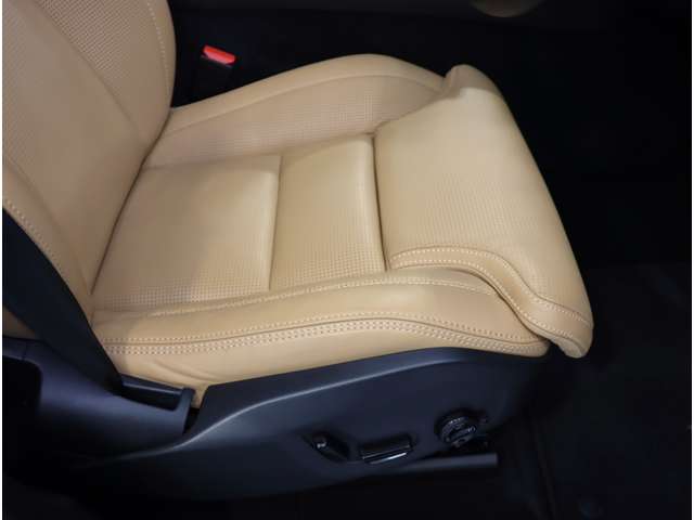 ボルボ ＸＣ６０ Ｂ５ ＡＷＤ インスクリプション ４ＷＤ R4年 (近畿) 99