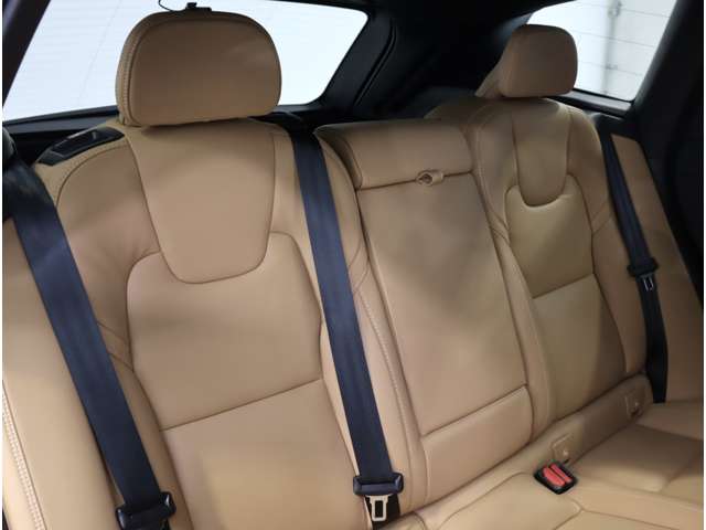 ボルボ ＸＣ６０ Ｂ５ ＡＷＤ インスクリプション ４ＷＤ R4年 (近畿) 99