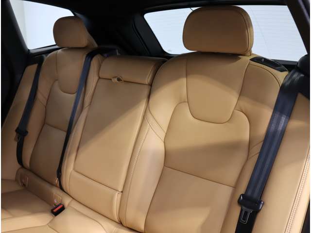 ボルボ ＸＣ６０ Ｂ５ ＡＷＤ インスクリプション ４ＷＤ R4年 (近畿) 99